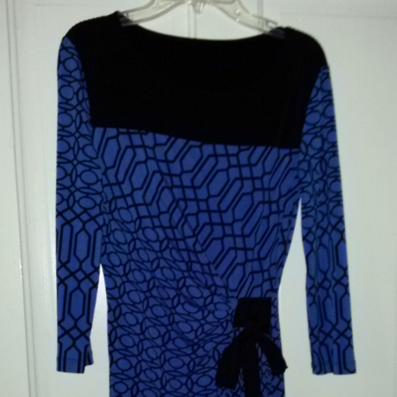 Dress - Picture 3 of 3